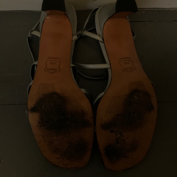 Stuart Weitzman - Picture 6 of 8